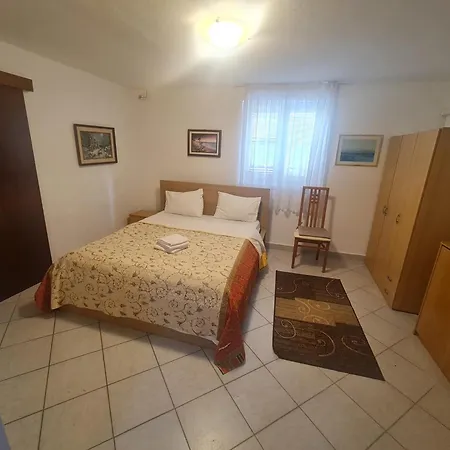 Apartma Kolatahi 1