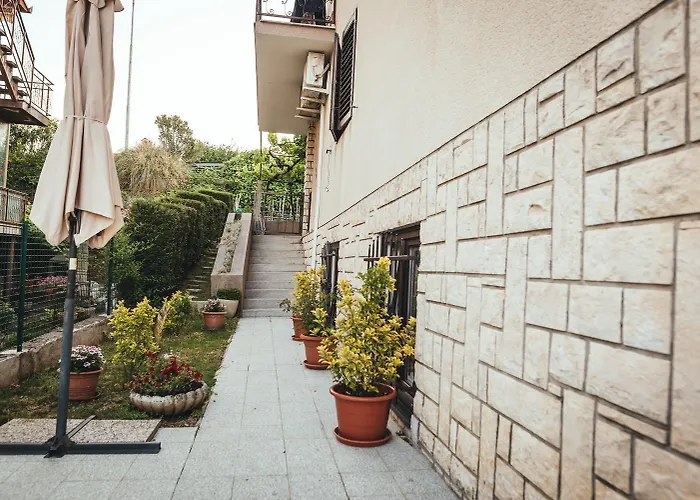 Apartma Kolatahi 1 *