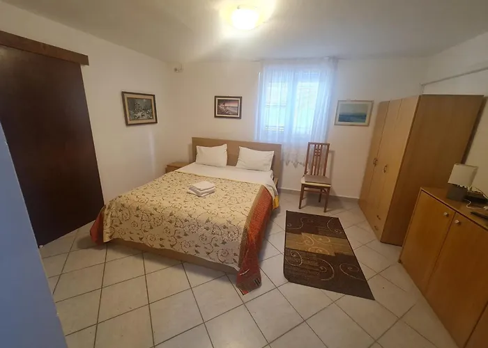 Apartma Kolatahi 1